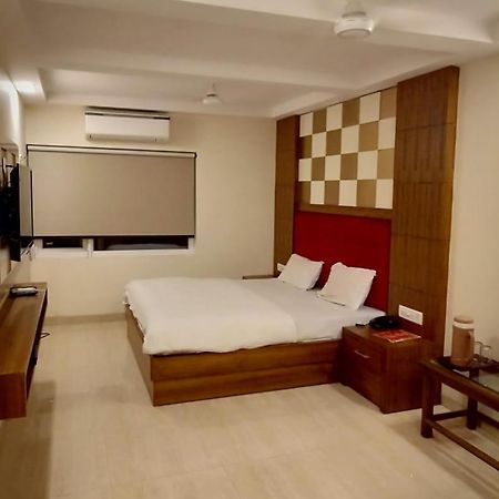 Hotel Avtar @New Delhi Railway Station Buitenkant foto